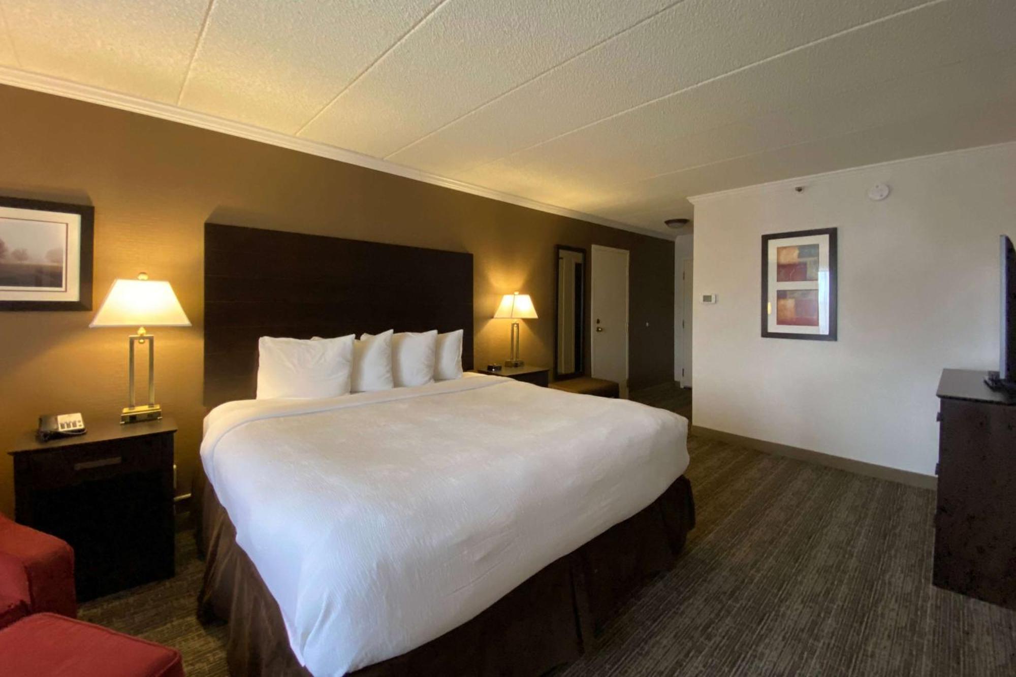 Wyndham Minneapolis South Hotel 3*
