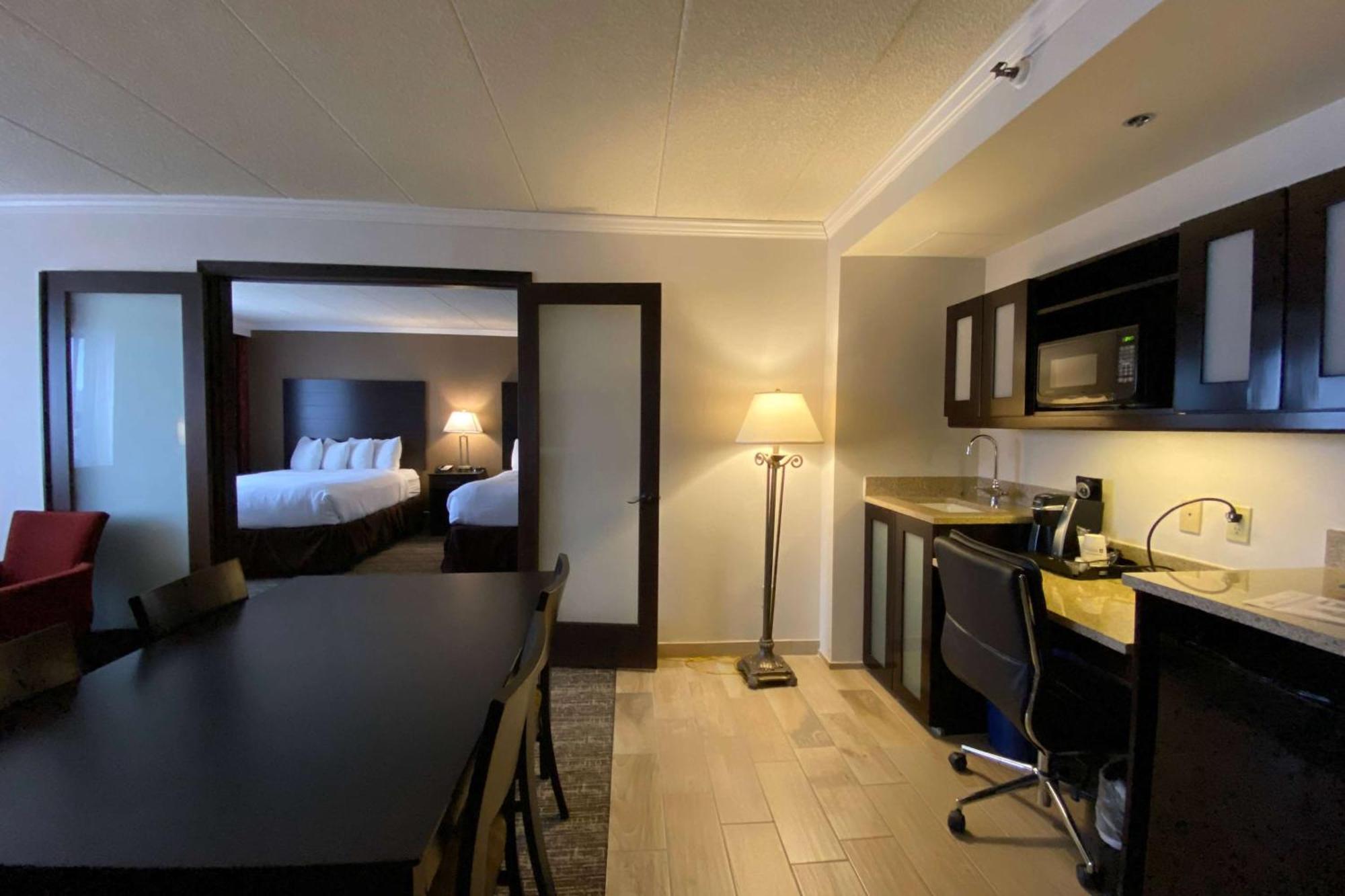Wyndham Minneapolis South Hotel